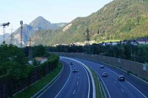 Curtea de Apel Bucureşti a respins definitiv contestaţiile la contractul pentru Tronsonul 3 al Autostrăzii A8